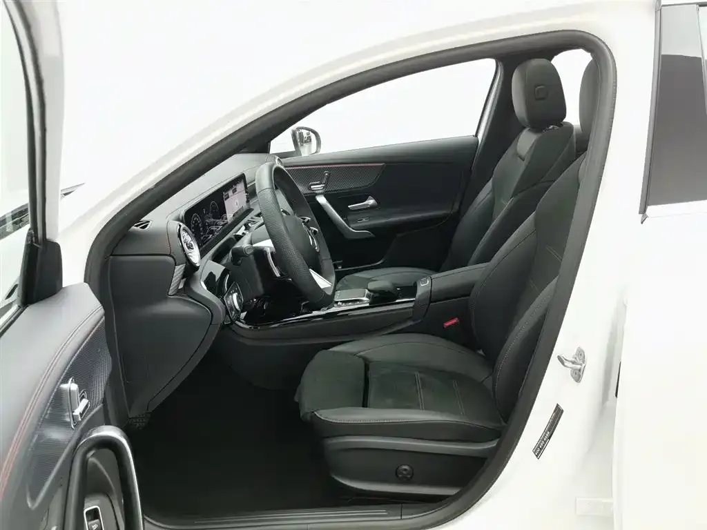 Mercedes-Benz A-Class 2024 из CN, фото 6