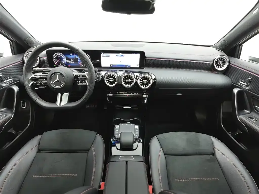 Mercedes-Benz A-Class 2024 из CN, фото 7