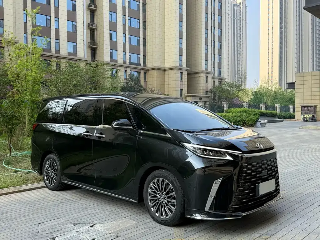Lexus LM 2024 из CN, фото 2