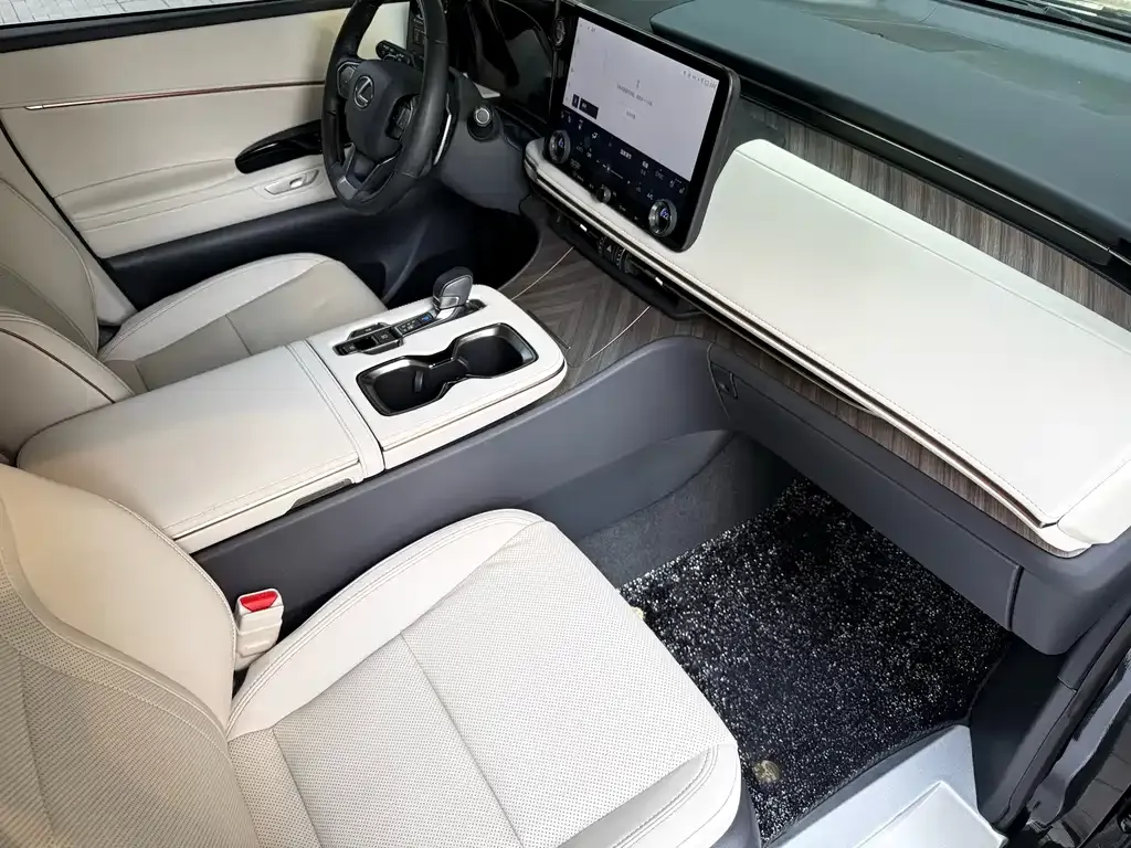 Lexus LM 2024 из CN, фото 3