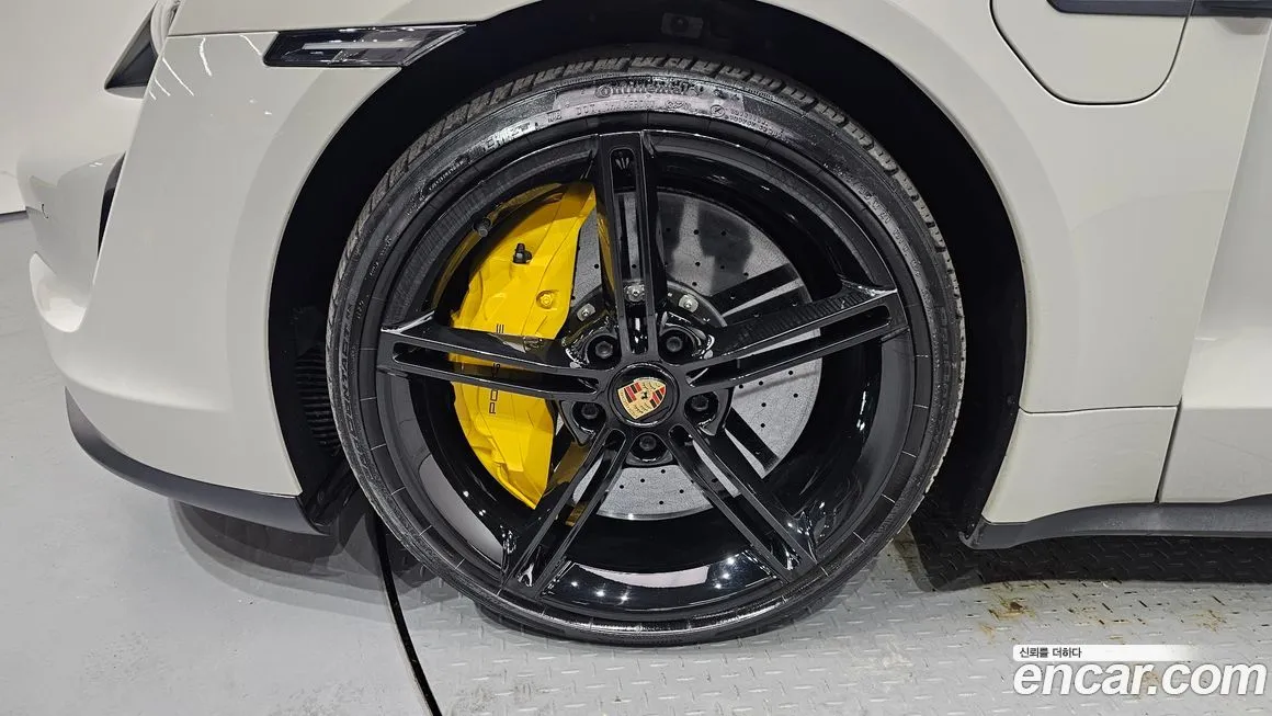 Porsche Taycan 2021 из KR, фото 10