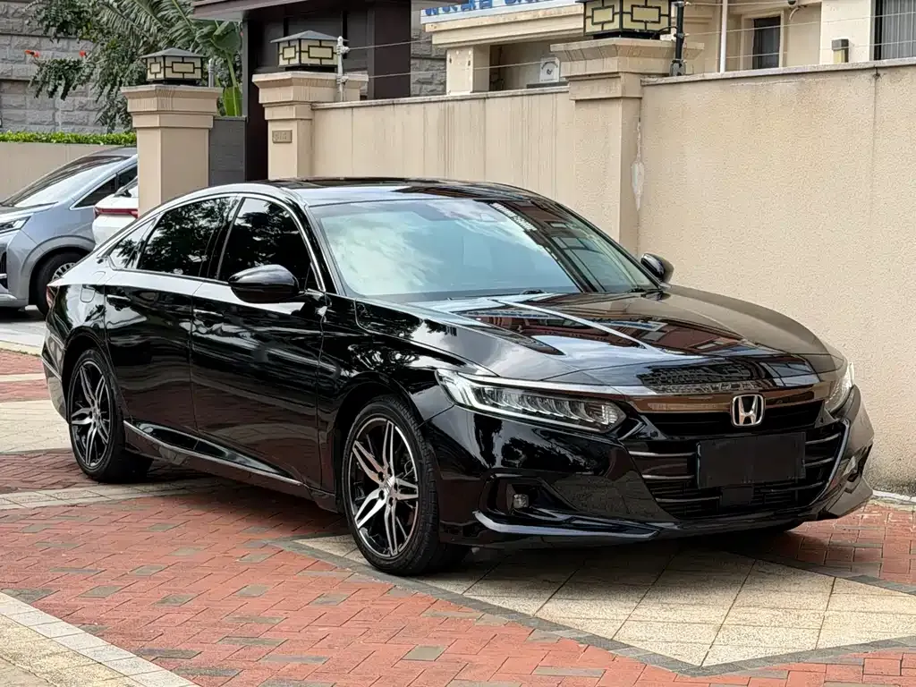 Honda Accord — фото 9
