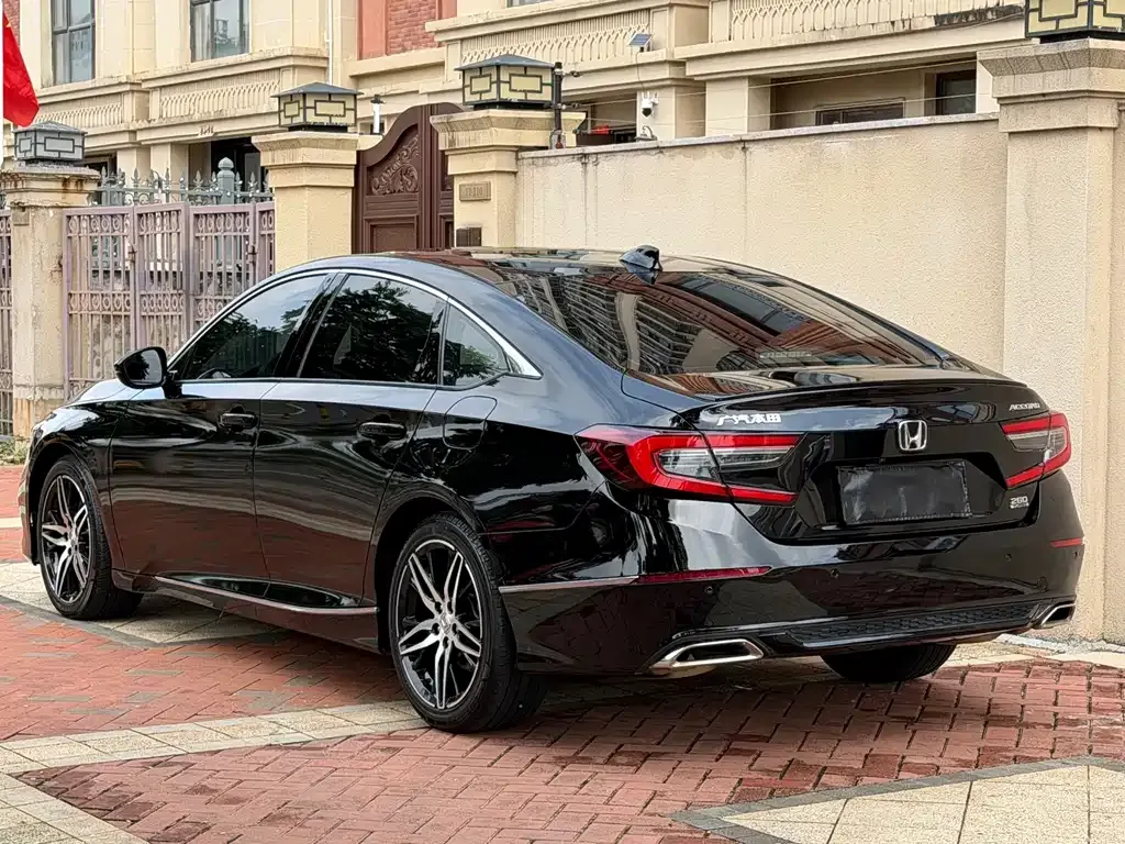 Honda Accord — фото 7