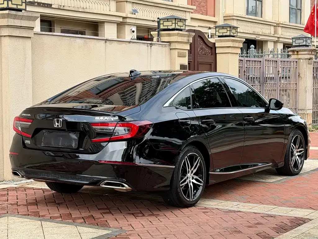 Honda Accord — фото 5