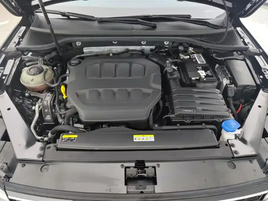 Volkswagen Magotan 2023 из CN, фото 5