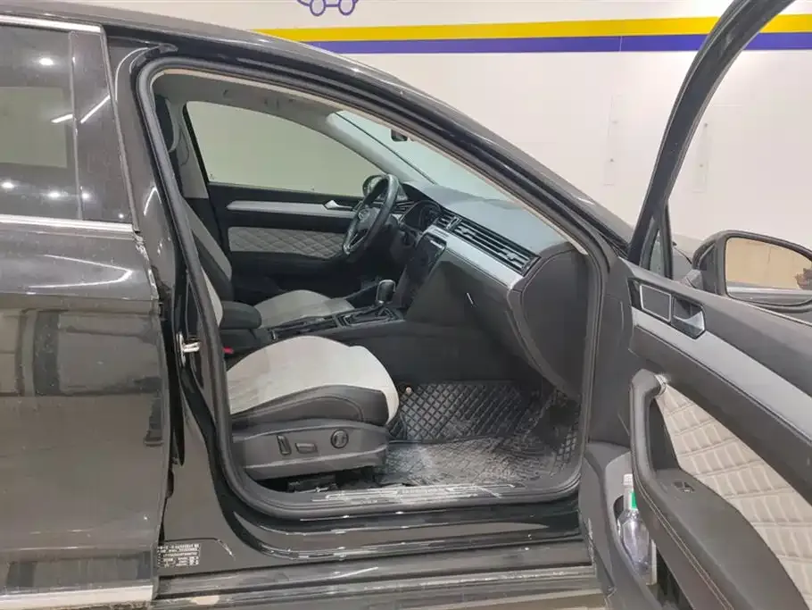 Volkswagen Magotan 2023 из CN, фото 4