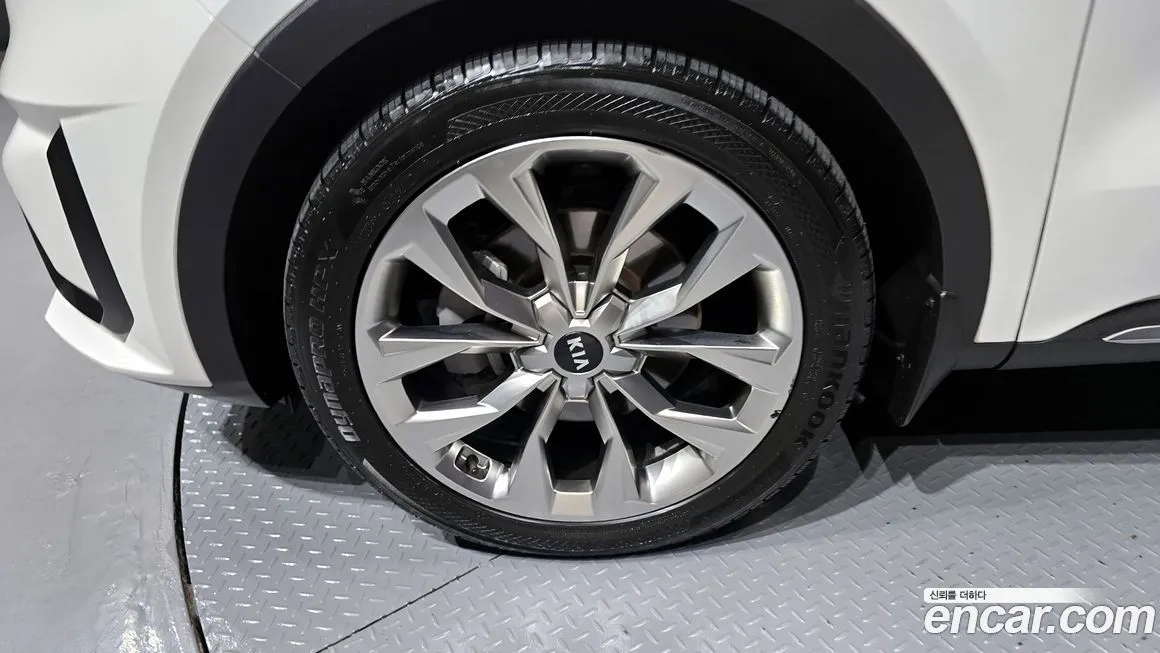 Kia Sorento — фото 10