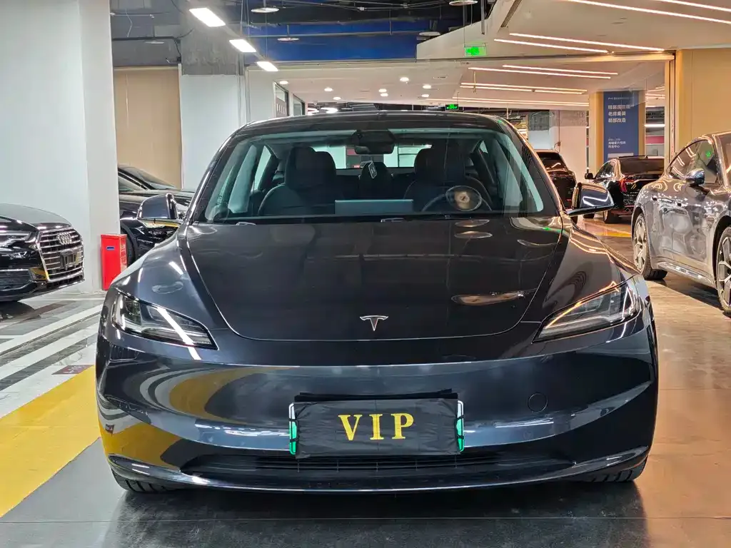 Tesla Model 3 — фото 8