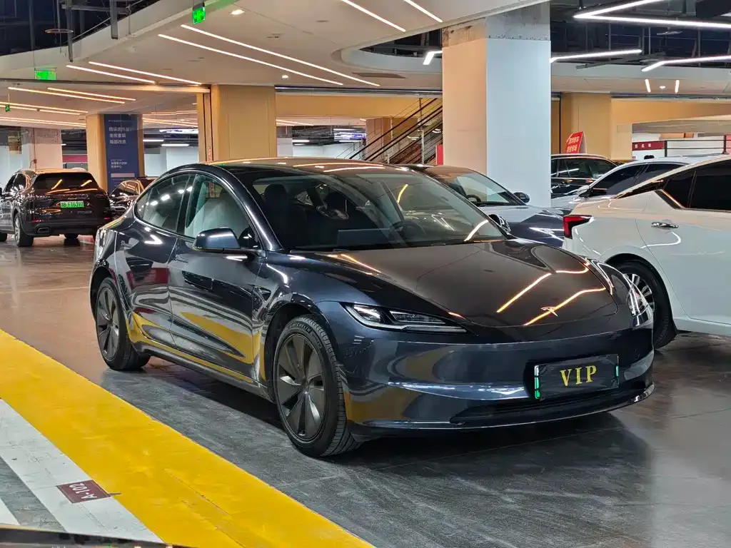 Tesla Model 3 — фото 9