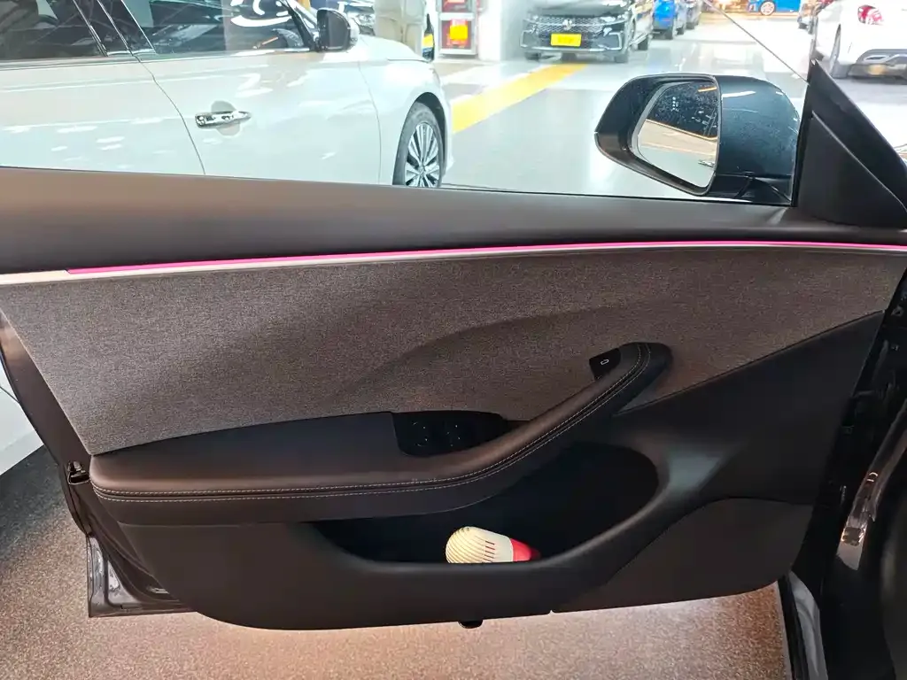 Tesla Model 3 — фото 10