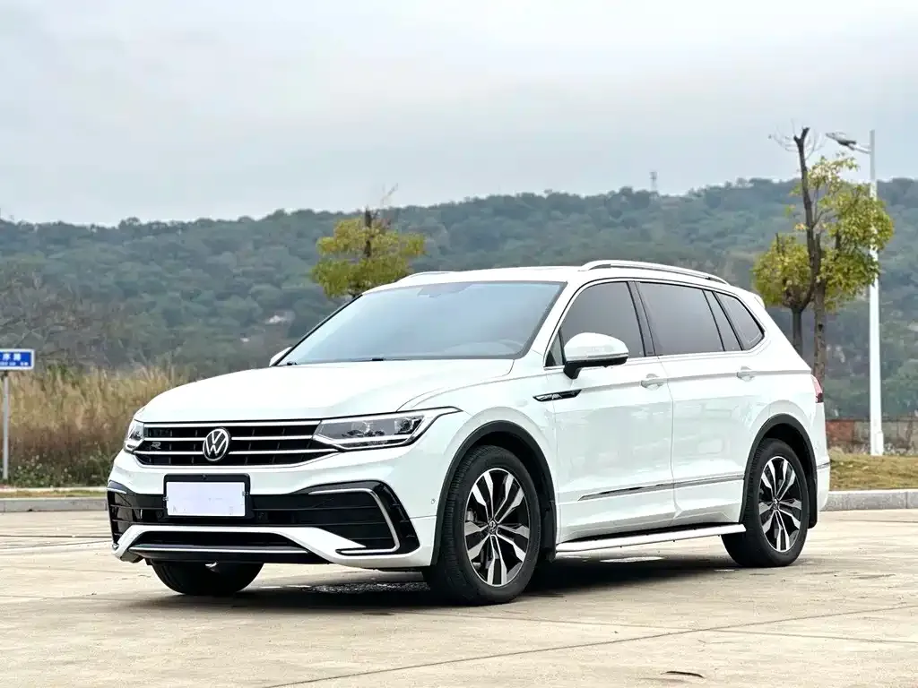 Volkswagen Tiguan L — фото 4