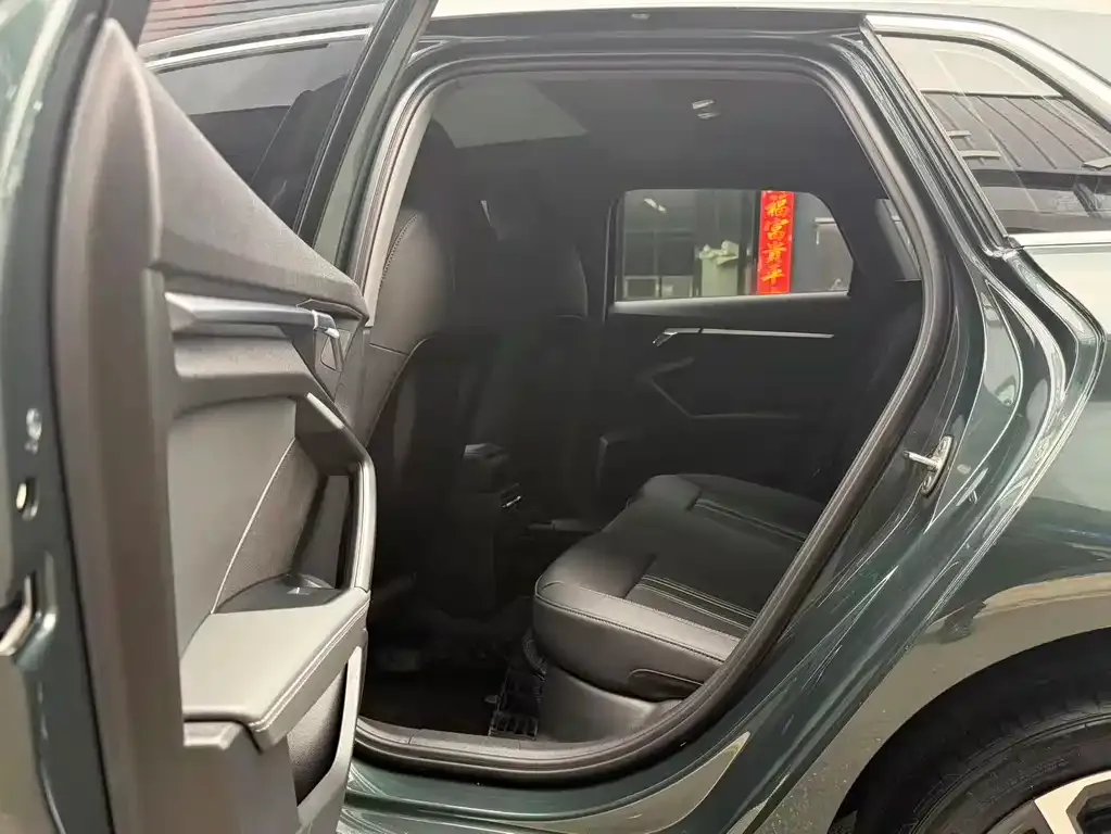 Audi A3 2023 из CN, фото 4