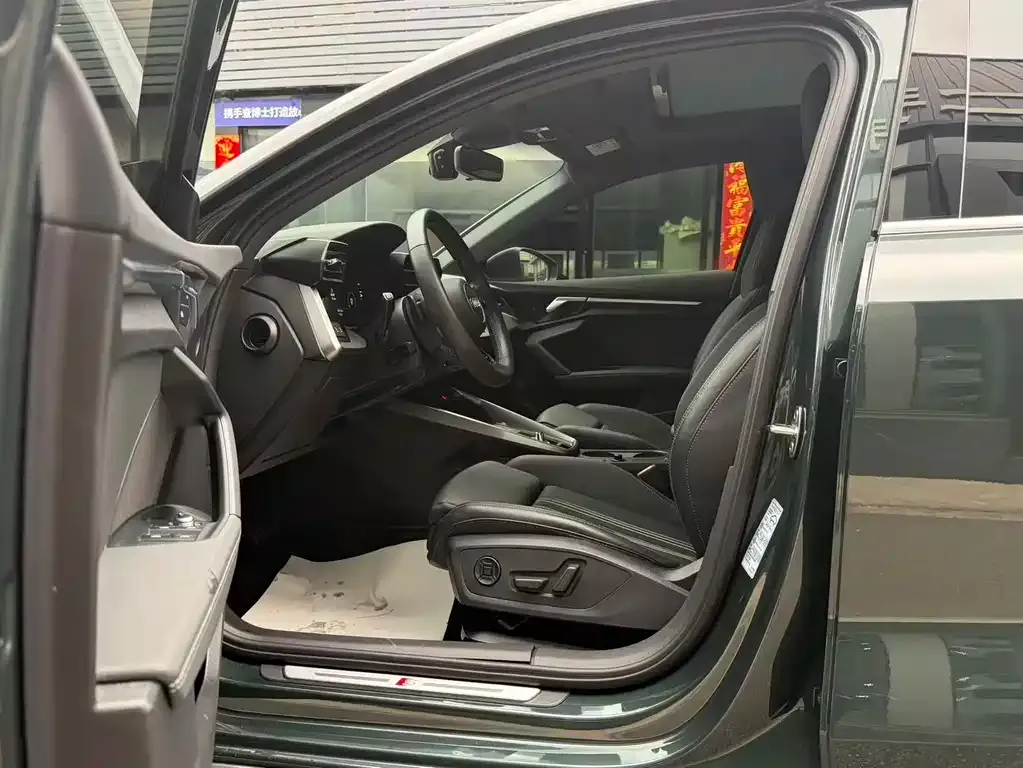Audi A3 2023 из CN, фото 6