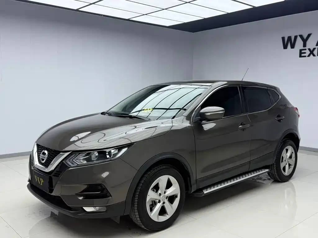 Nissan Qashqai — фото 1