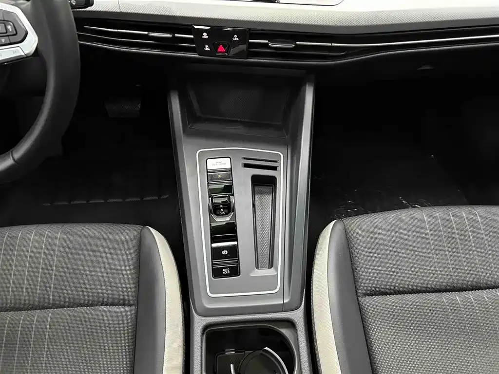 Volkswagen Golf 2022 из CN, фото 10