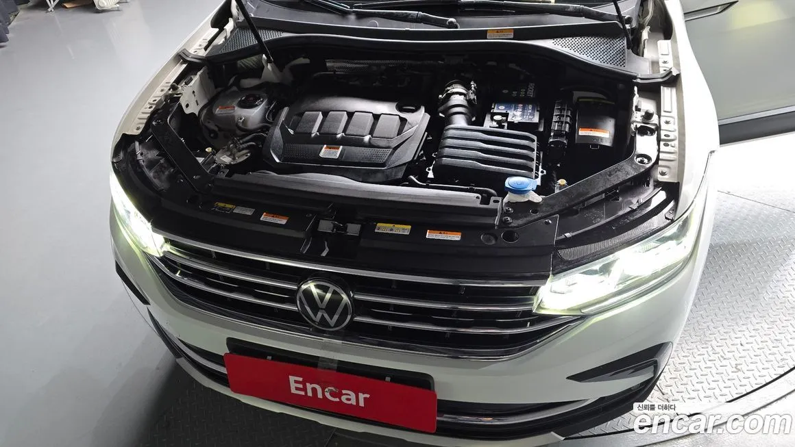 Volkswagen Tiguan — фото 8