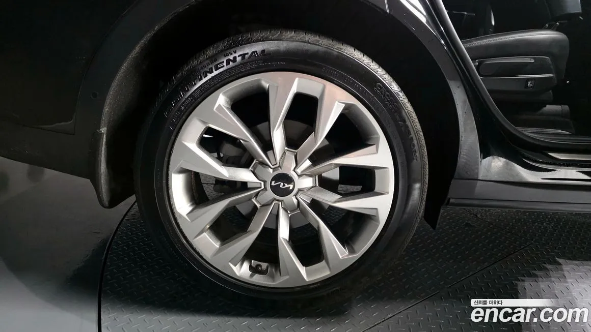 Kia Sorento — фото 6