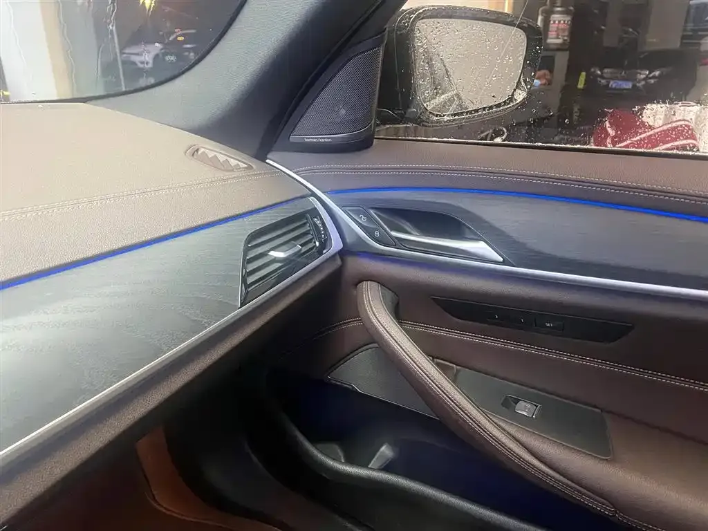 BMW 5 Series 2022 из CN, фото 2