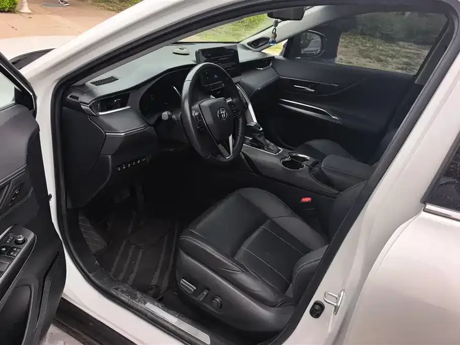 Toyota Harrier — фото 3