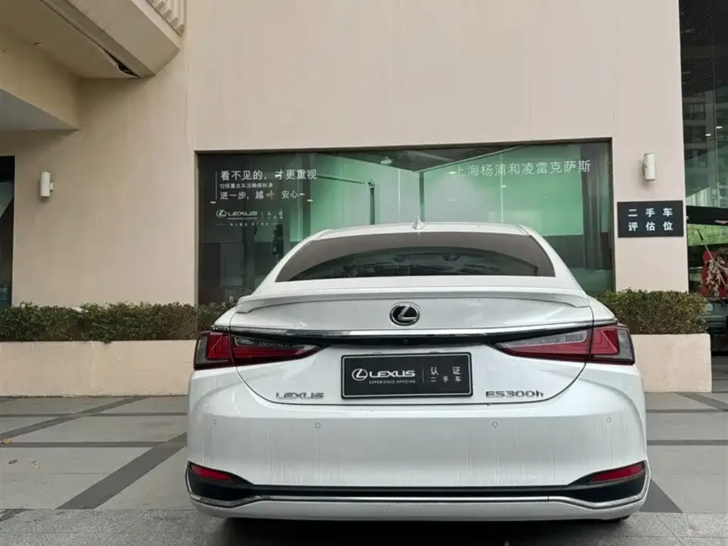Lexus ES — фото 9