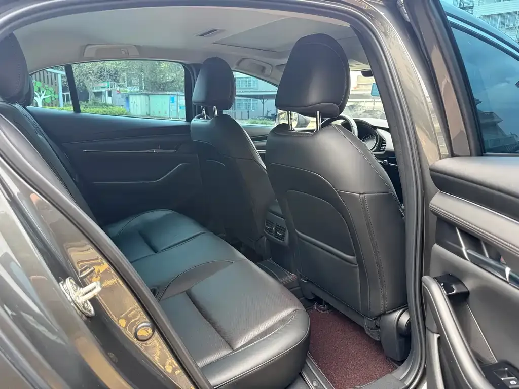 Mazda 3 Axela 2022 из CN, фото 3
