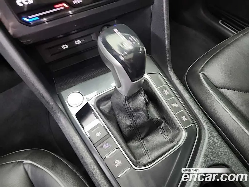 Volkswagen Tiguan — фото 9