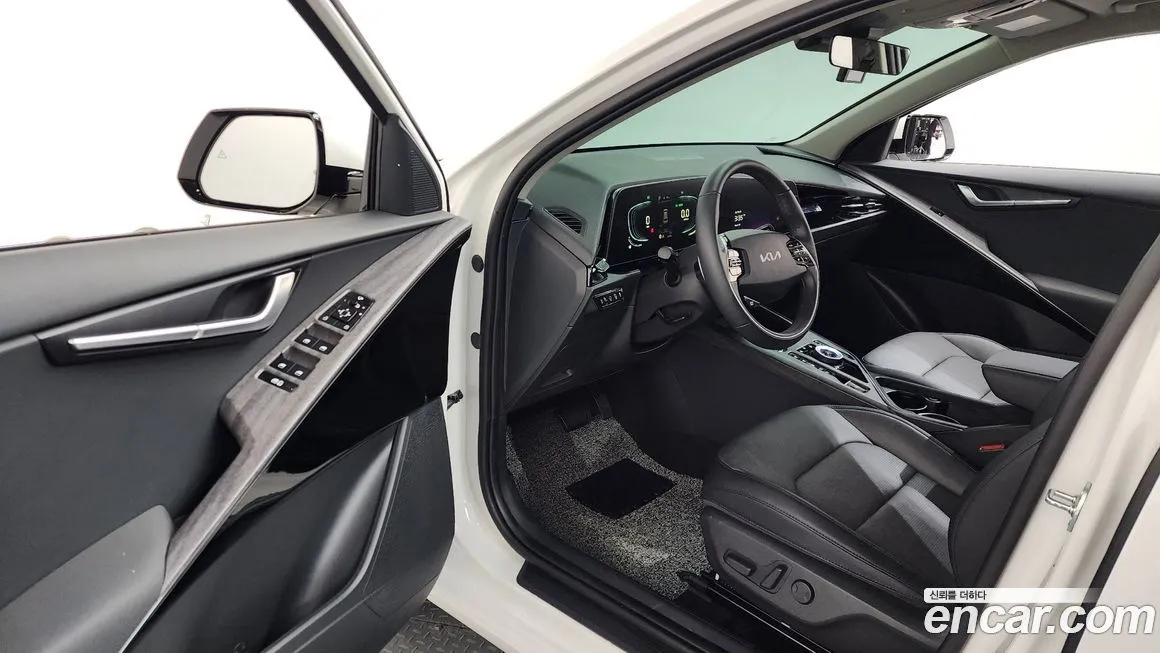 Kia Niro — фото 10