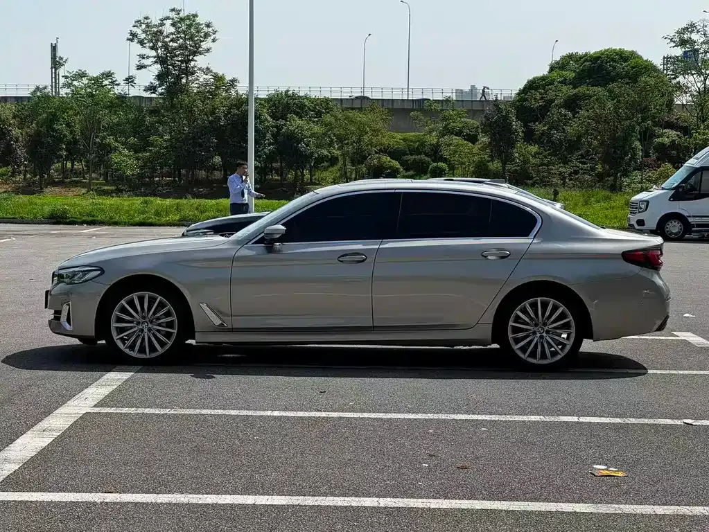 BMW 5 Series 2023 из CN, фото 5
