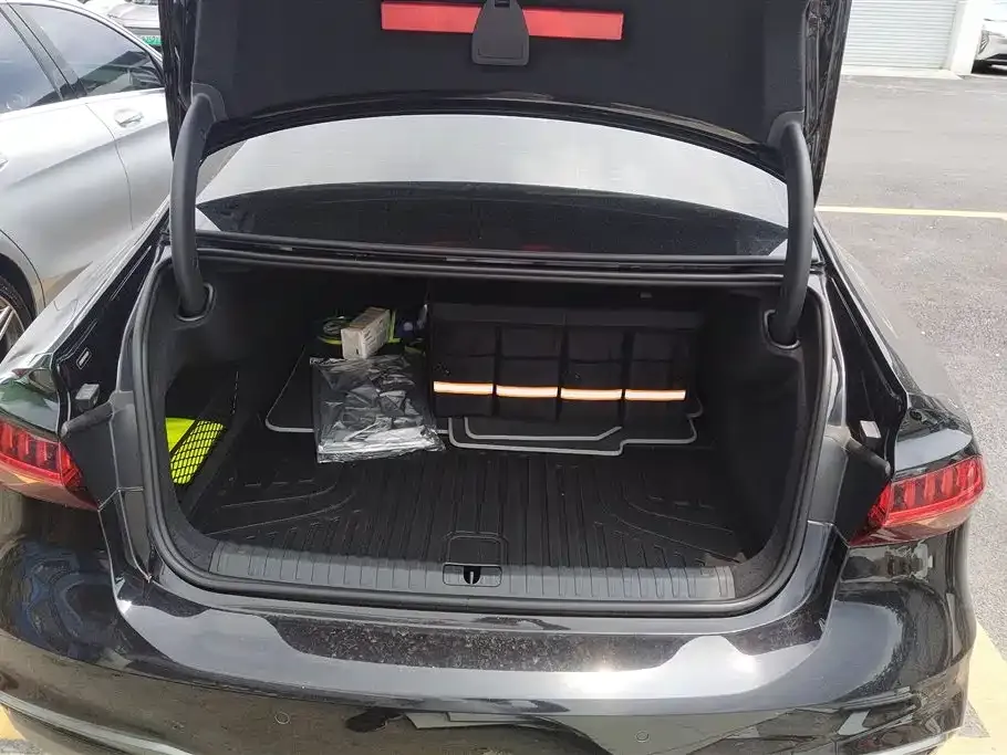 Audi A7L 2025 из CN, фото 4