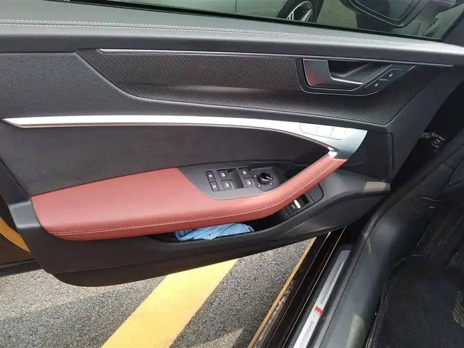 Audi A7L 2025 из CN, фото 6