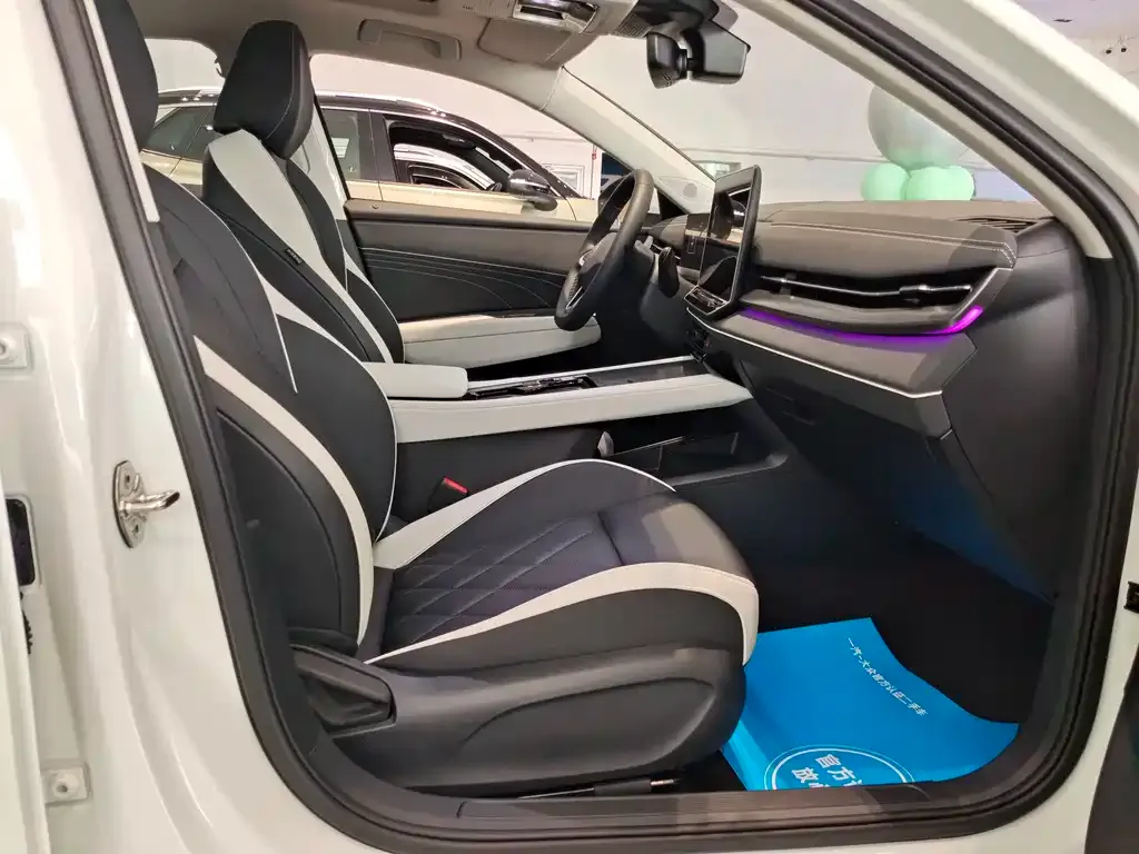 Volkswagen Sagitar 2025 из CN, фото 10