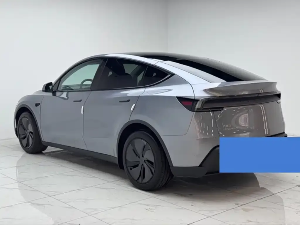 Tesla Model Y — фото 5