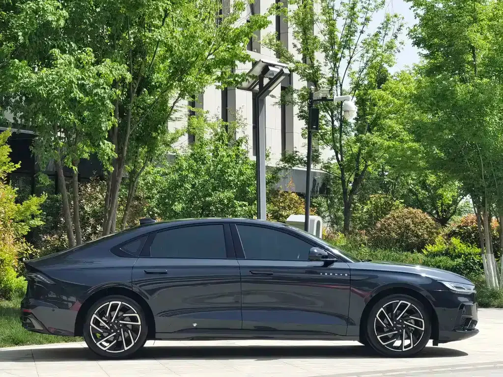 Lincoln Z 2023 из CN, фото 7