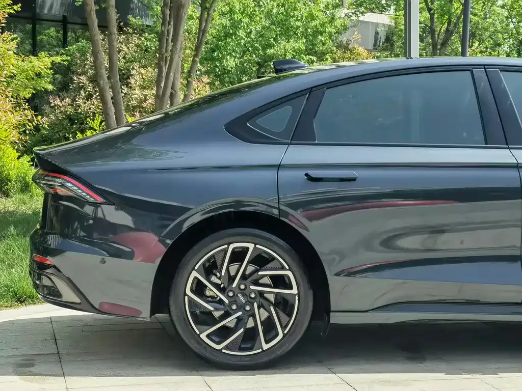 Lincoln Z 2023 из CN, фото 3