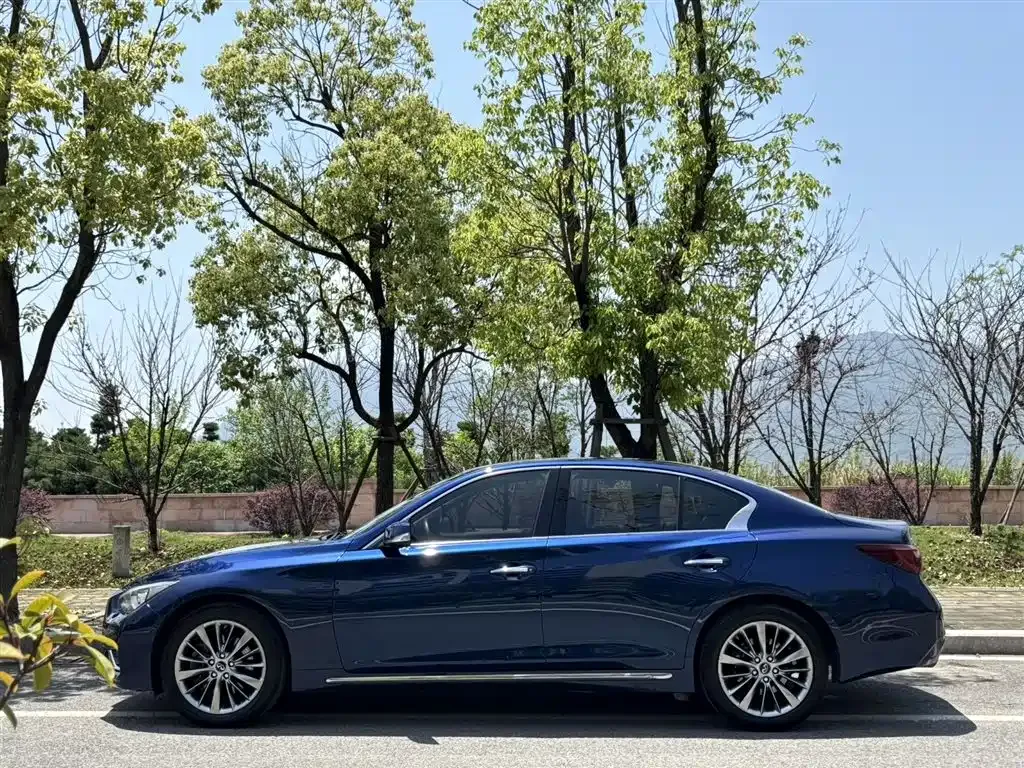 Infiniti Q50L 2021 из CN, фото 8