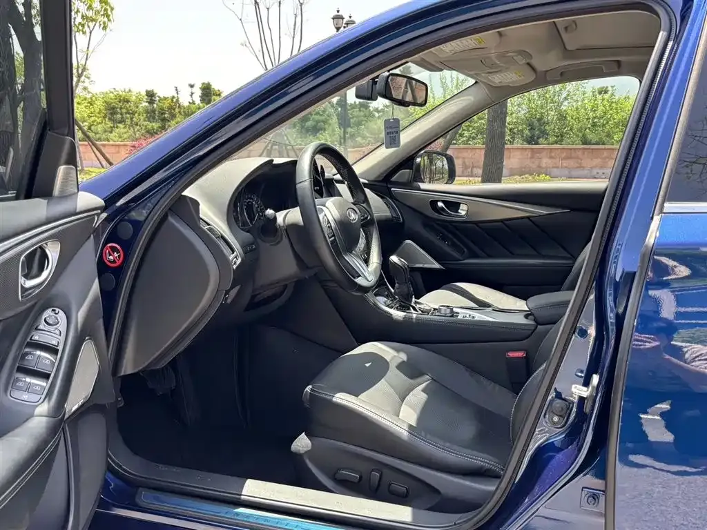 Infiniti Q50L 2021 из CN, фото 4