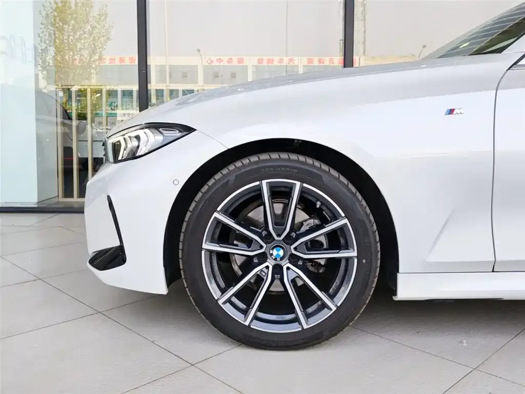 BMW 3 Series 2025 из CN, фото 4