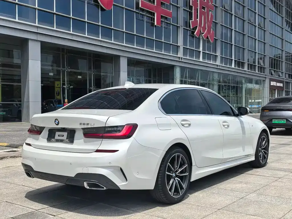 BMW 3 Series 2022 из CN, фото 10