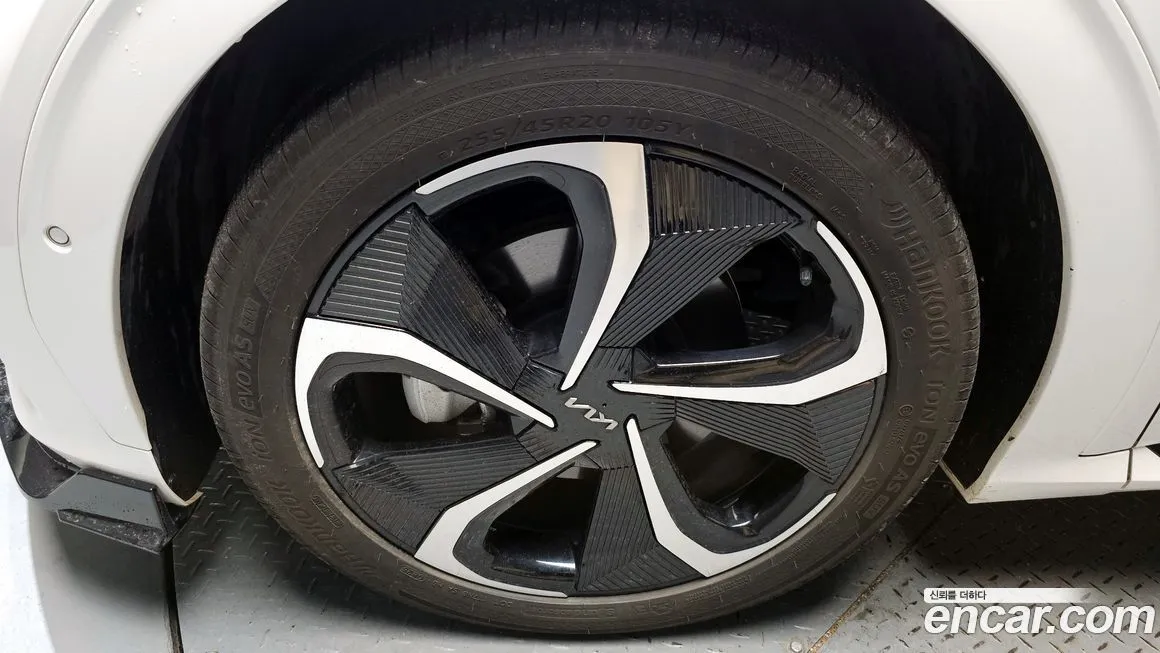 Kia EV6 — фото 8