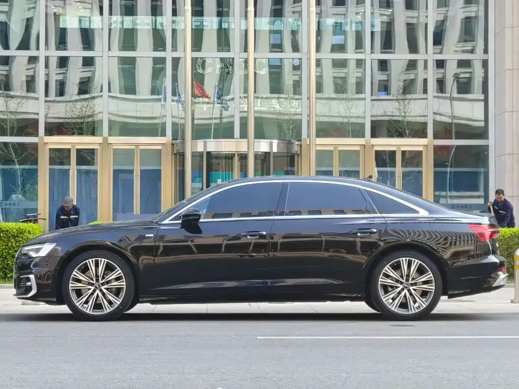 Audi A6L 2024 из CN, фото 4