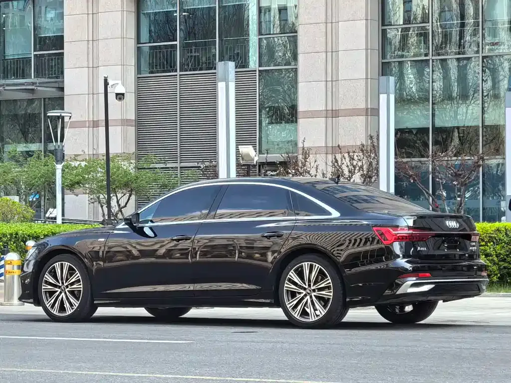 Audi A6L 2024 из CN, фото 9