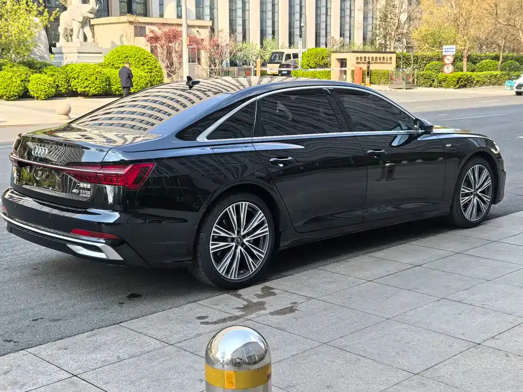 Audi A6L 2024 из CN, фото 8