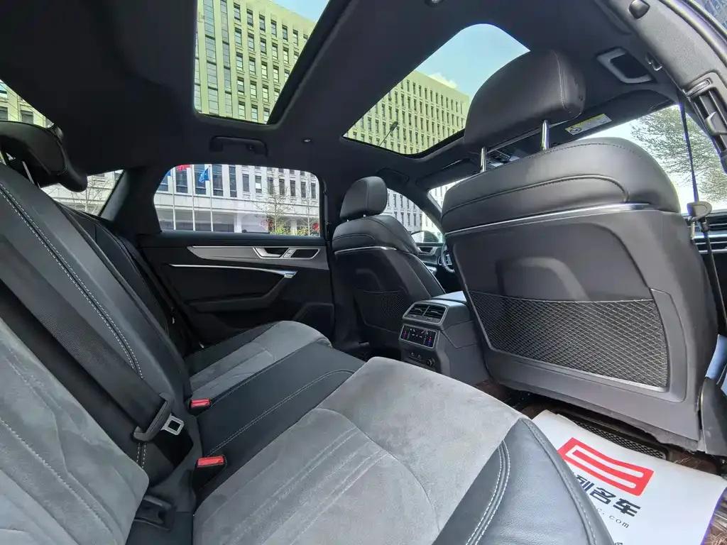 Audi A6L 2024 из CN, фото 6
