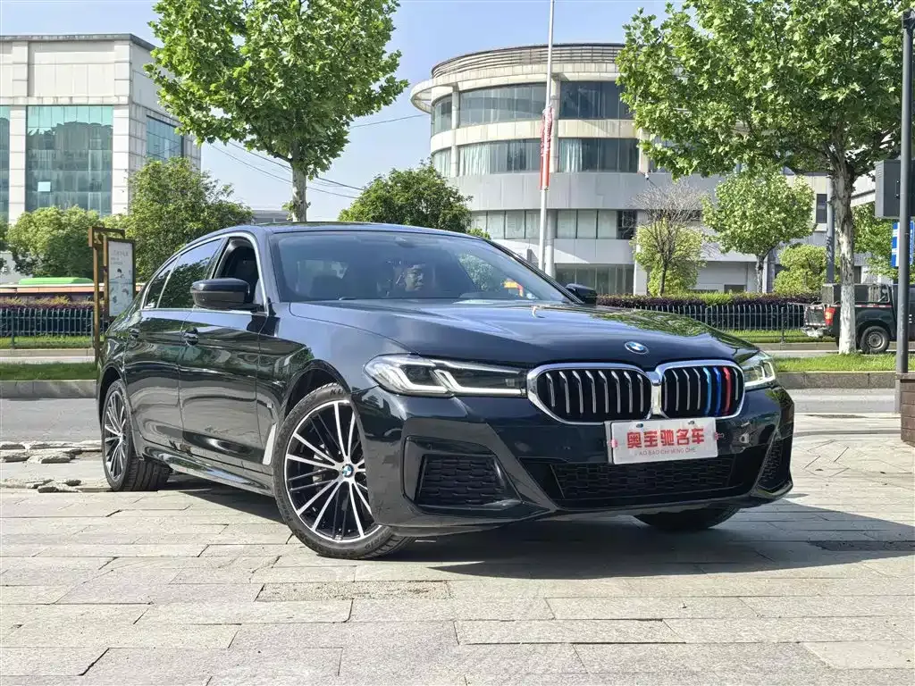 BMW 5 Series — фото 10