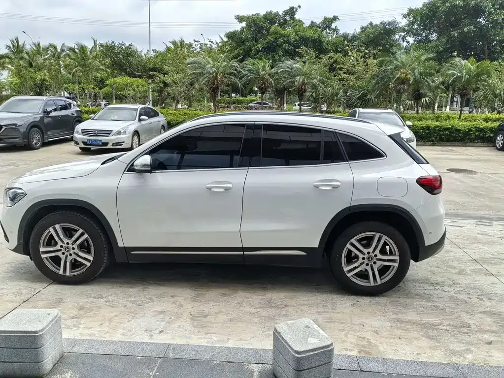 Mercedes-Benz GLA