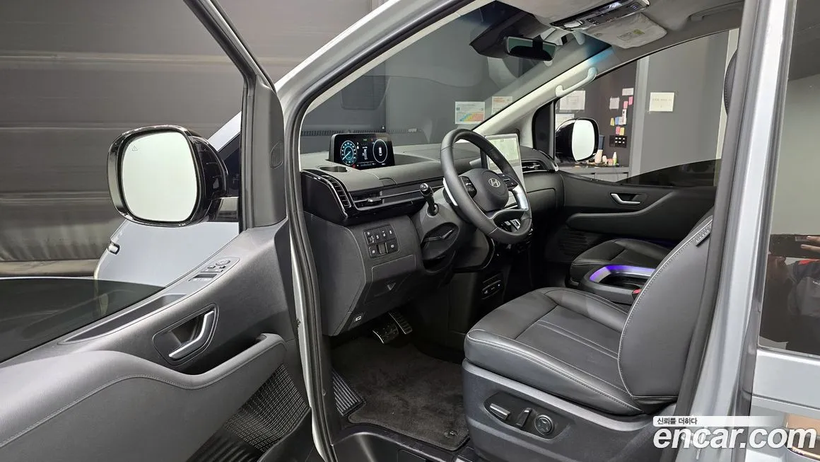 Hyundai Staria 2025 из KR, фото 5
