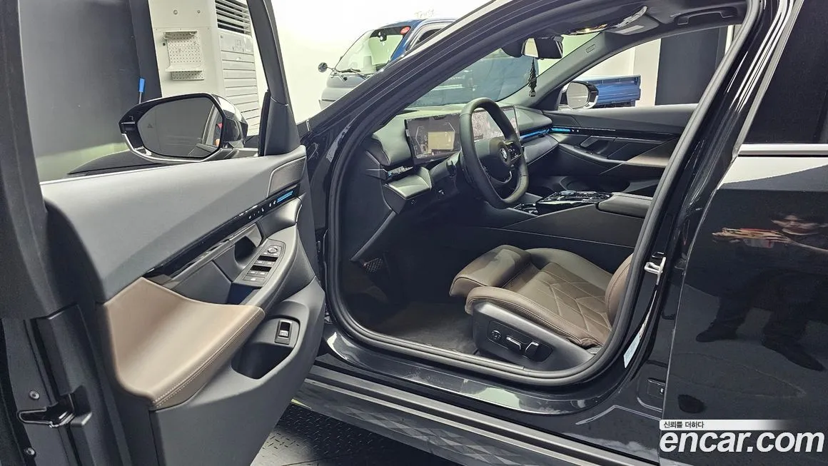BMW 5-Series 2024 из KR, фото 9