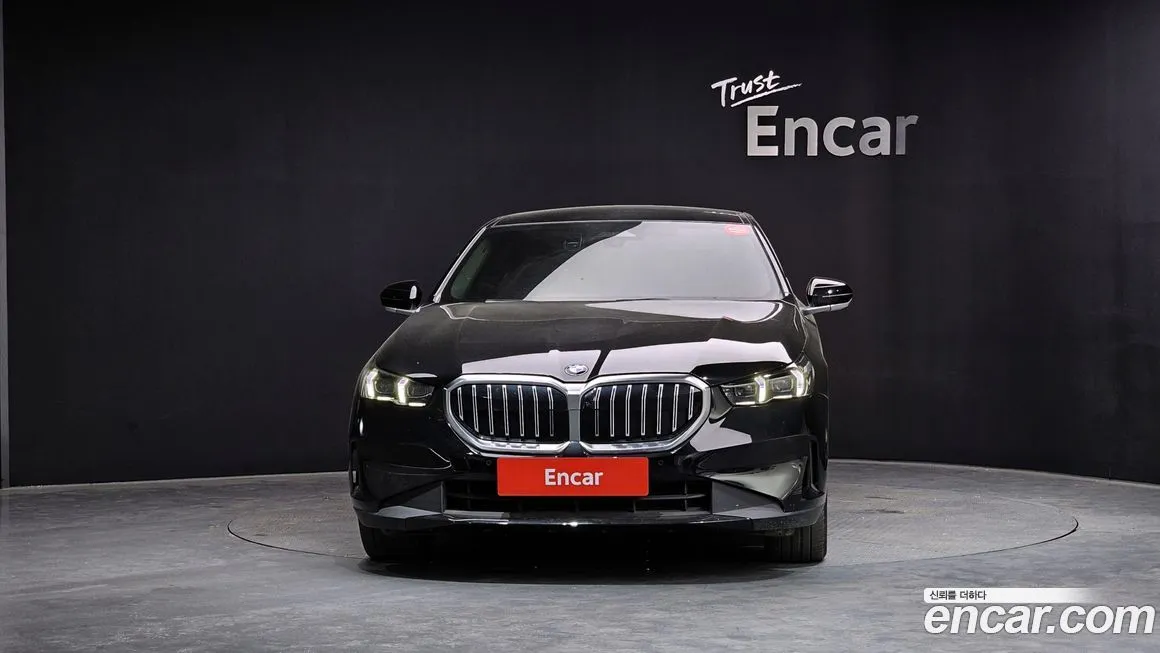 BMW 5-Series 2024 из KR, фото 2