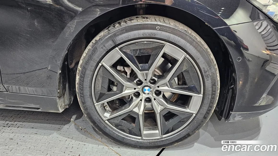 BMW 5-Series 2024 из KR, фото 10
