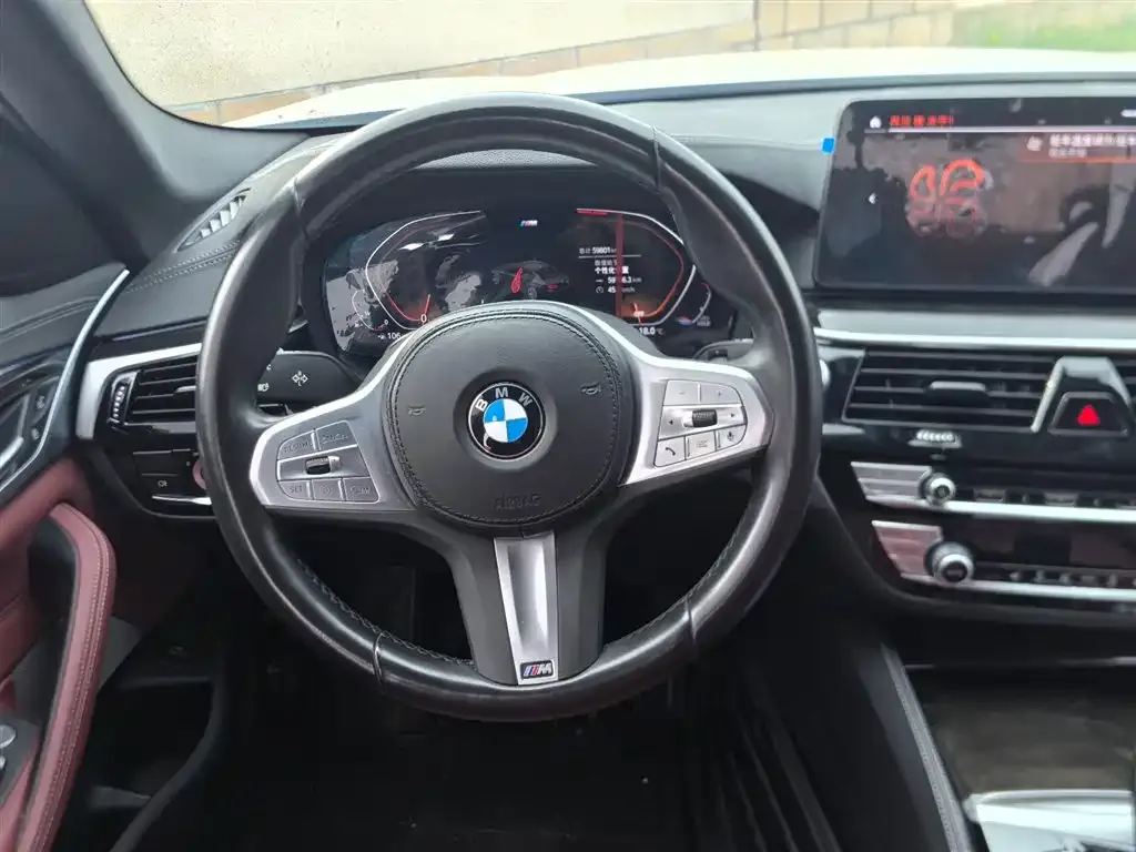 BMW 5 Series 2023 из CN, фото 3